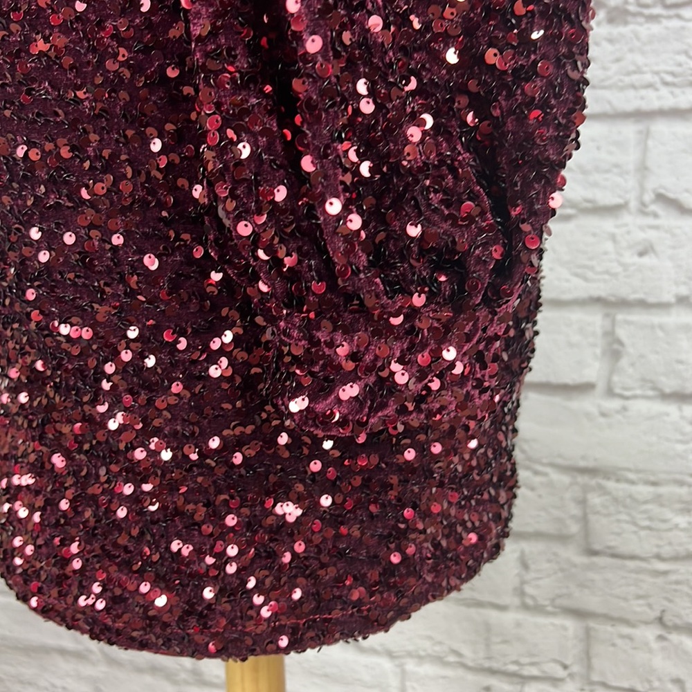 Boohoo red velvet and sequin deep V dress size 16 - Picture 6 of 12
